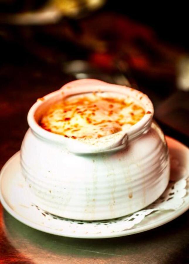 Petit Hotel - Cafe Krieghoff ควิเบกซิตี้ ภายนอก รูปภาพ