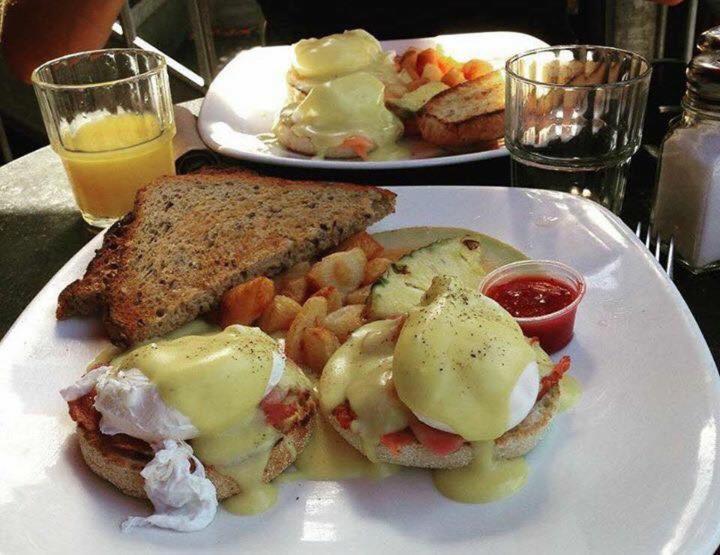 Petit Hotel - Cafe Krieghoff ควิเบกซิตี้ ภายนอก รูปภาพ